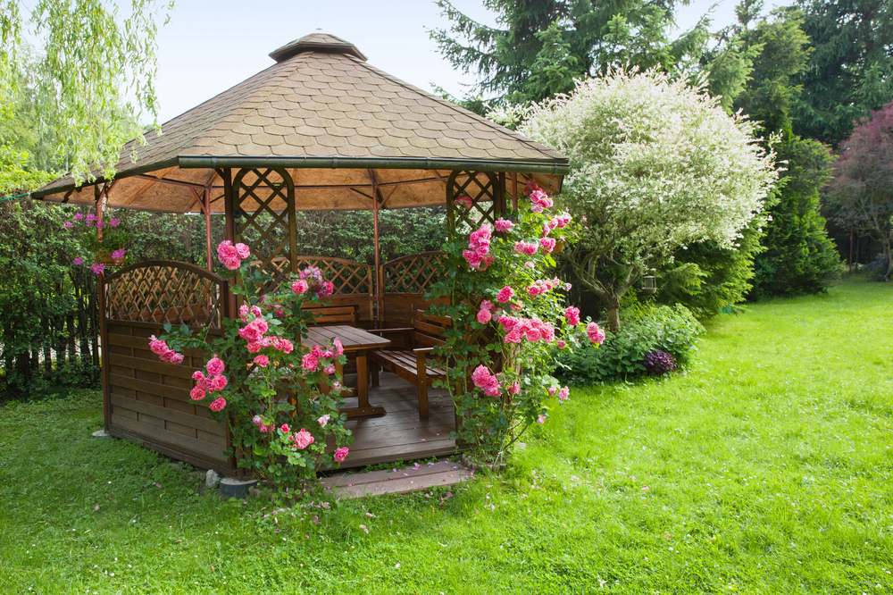 Ako si vybrať najkrajšiu a najpohodlnejšiu lavičku do záhrady?